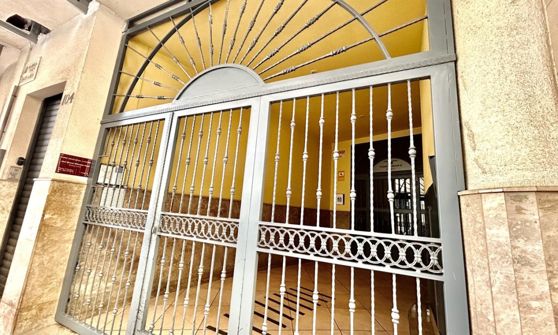 Resale - Apartment -
Torrevieja - Costa Blanca