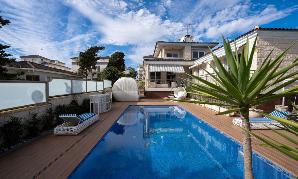 Használt Ingatlanok - Villa -
La Mata - Costa Blanca