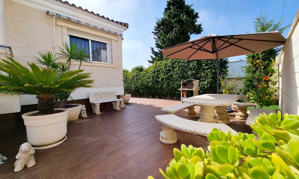 Használt Ingatlanok - Villa -
La Mata - Costa Blanca