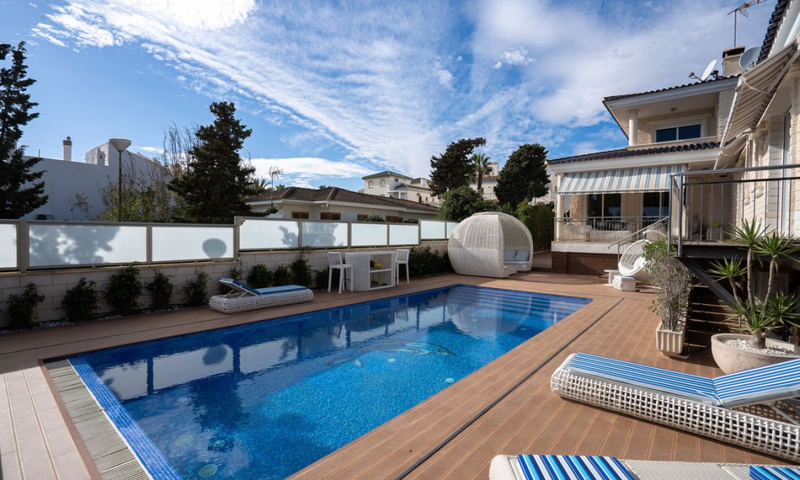 Használt Ingatlanok - Villa -
La Mata - Costa Blanca