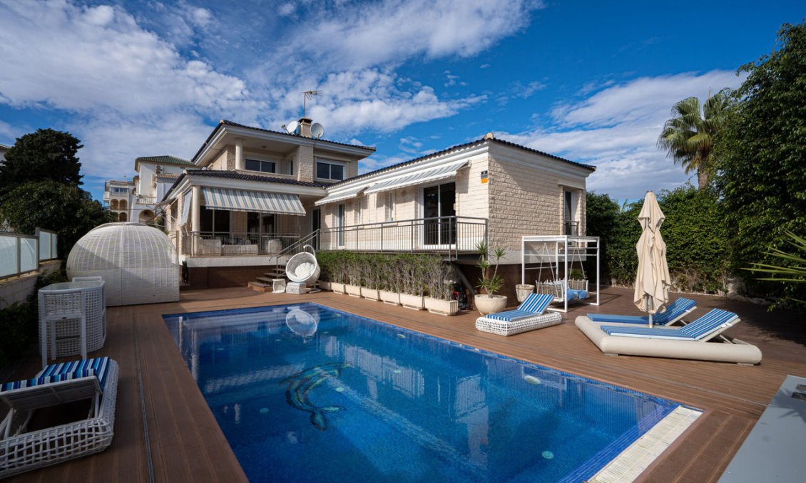 Használt Ingatlanok - Villa -
La Mata - Costa Blanca