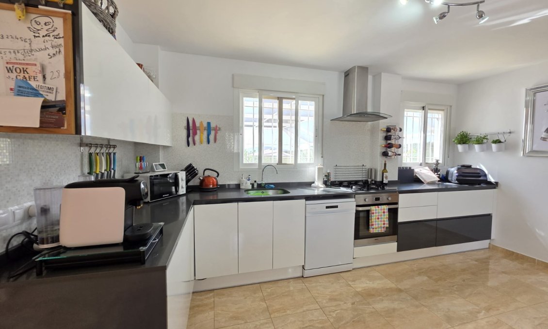 Resale - Villa -
Pinoso - Inland