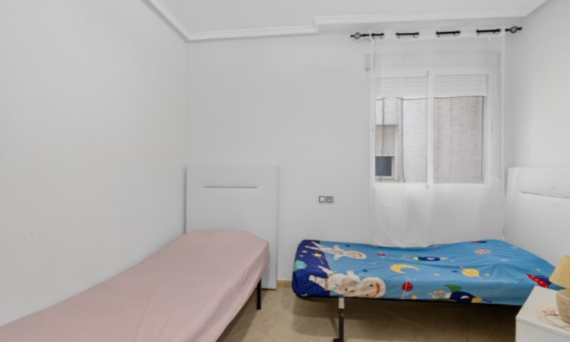 Használt Ingatlanok - Apartman -
Torrevieja - Costa Blanca