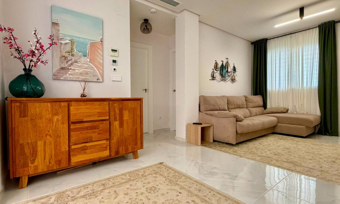 Használt Ingatlanok - Apartman -
Torrevieja - Aguas Nuevas