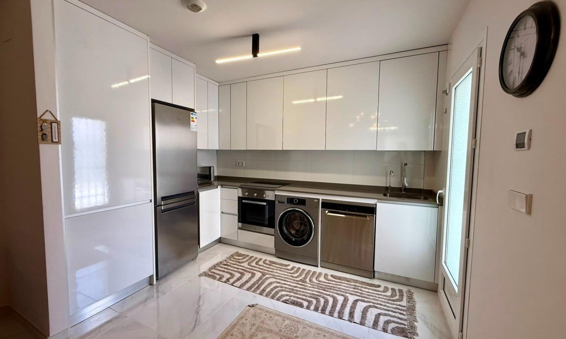 Használt Ingatlanok - Apartman -
Torrevieja - Aguas Nuevas