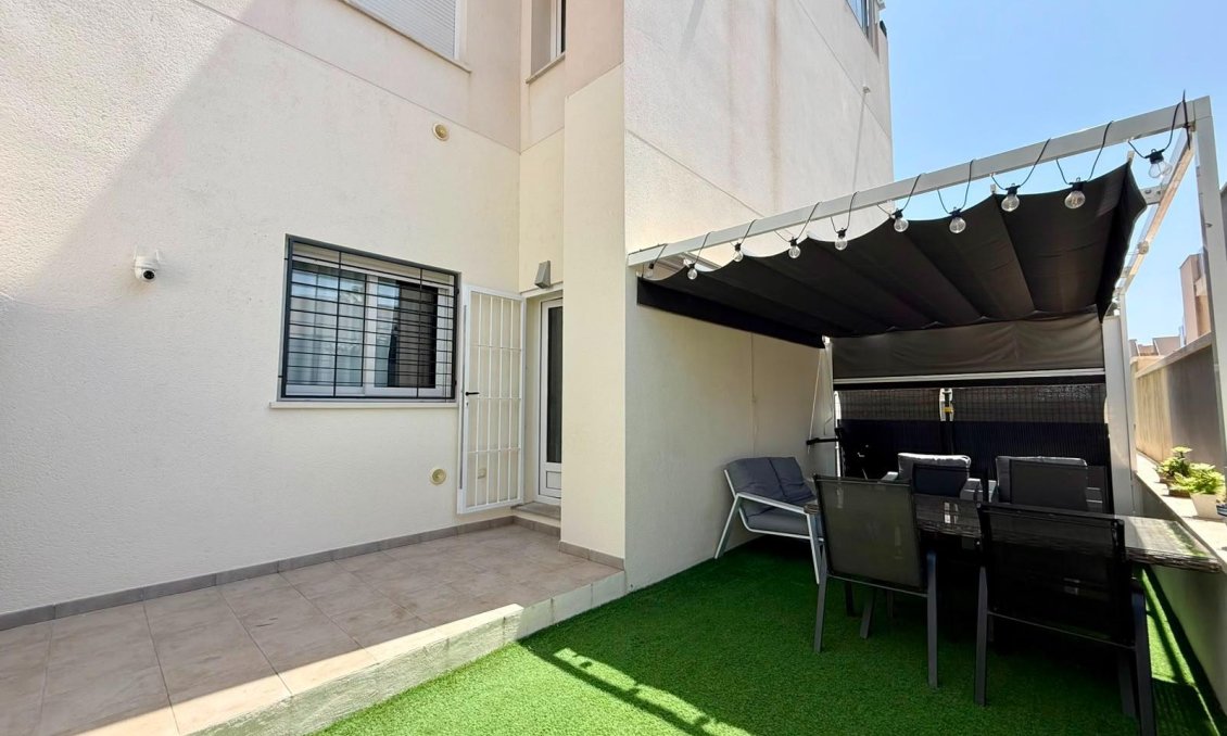 Használt Ingatlanok - Apartman -
Torrevieja - Aguas Nuevas