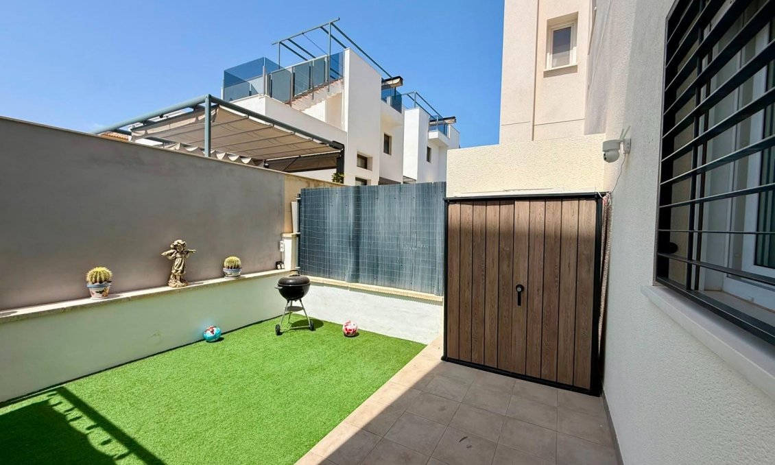 Használt Ingatlanok - Apartman -
Torrevieja - Aguas Nuevas