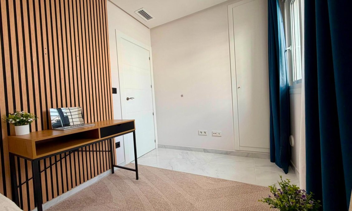 Használt Ingatlanok - Apartman -
Torrevieja - Aguas Nuevas