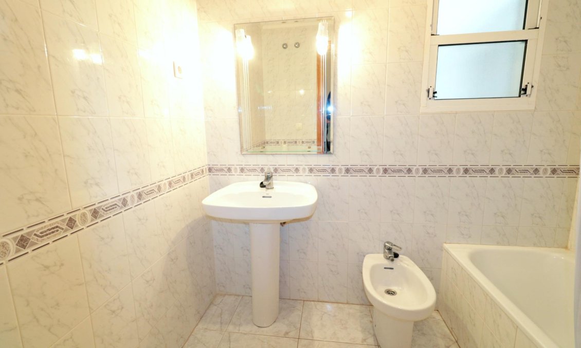 Használt Ingatlanok - Apartman -
Torrevieja - Playa del Cura