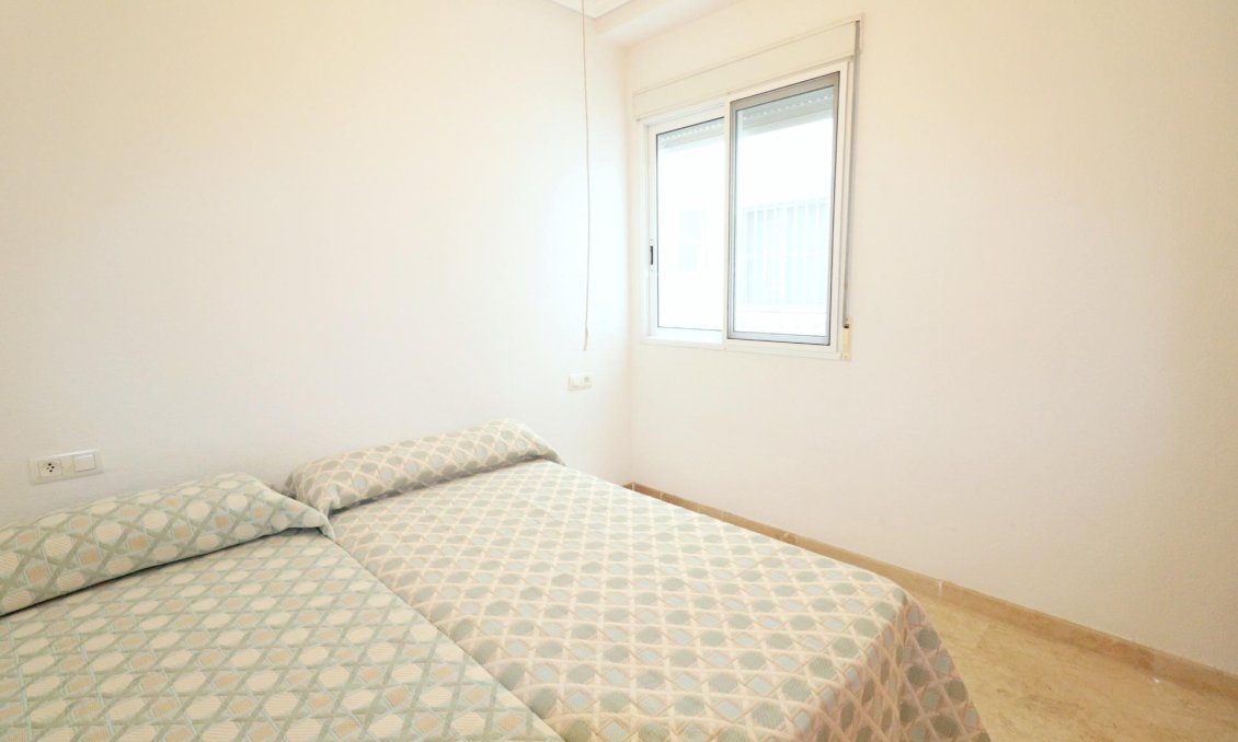 Használt Ingatlanok - Apartman -
Torrevieja - Playa del Cura