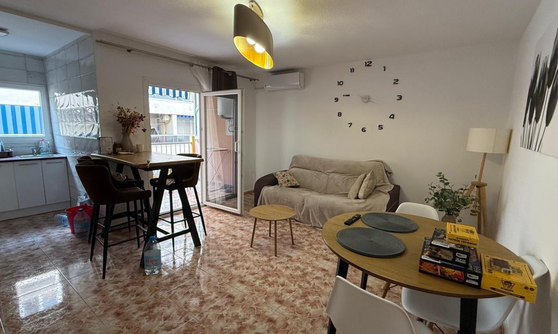 Resale - Apartment -
Torrevieja - Playa de los Locos