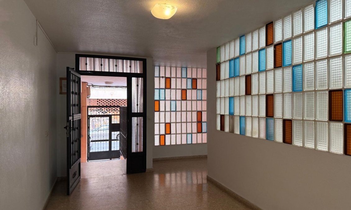 Resale - Apartment -
Torrevieja - Playa de los Locos
