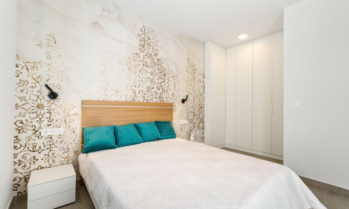 Használt Ingatlanok - Apartman -
Torrevieja - Playa del Cura