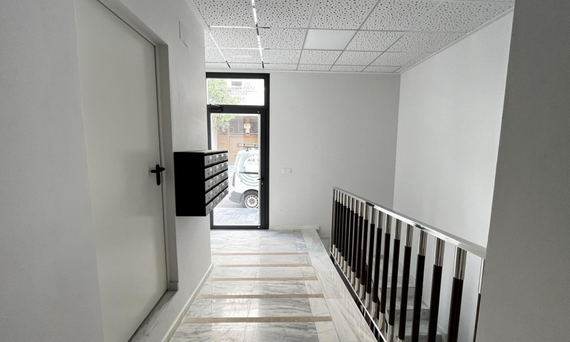 Használt Ingatlanok - Apartman -
Torrevieja - Playa del Cura