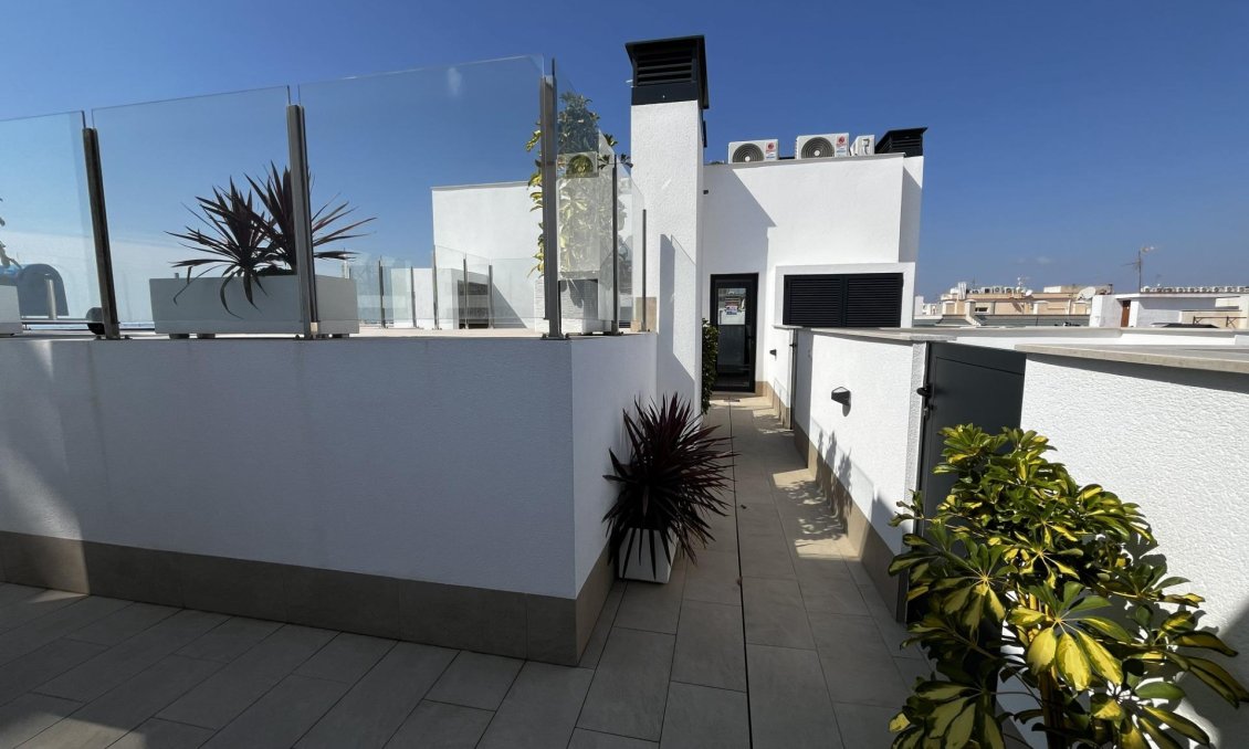 Használt Ingatlanok - Apartman -
Torrevieja - Playa del Cura