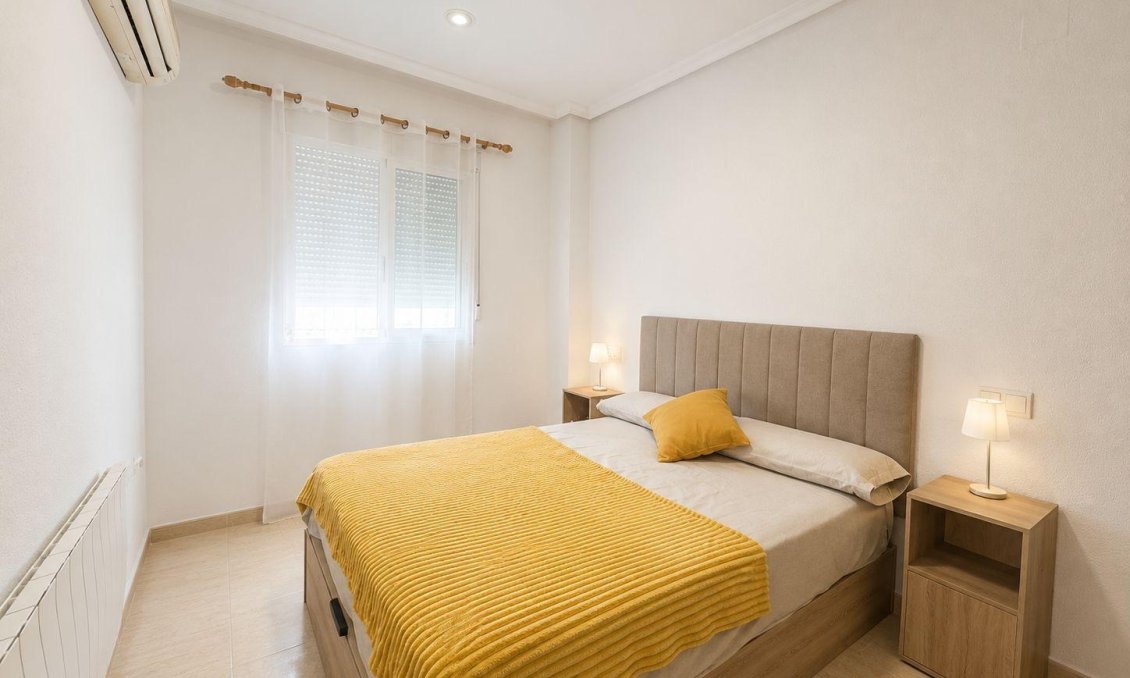Használt Ingatlanok - Apartman -
Torrevieja - Playa del Cura