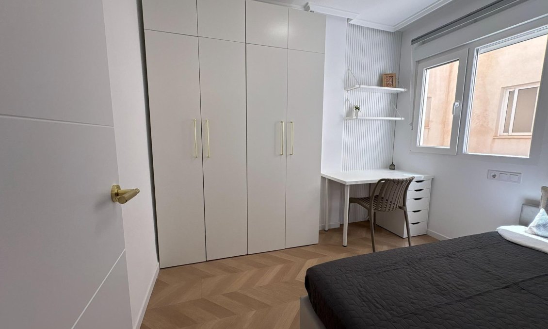 Használt Ingatlanok - Apartman -
Torrevieja - Playa del Cura