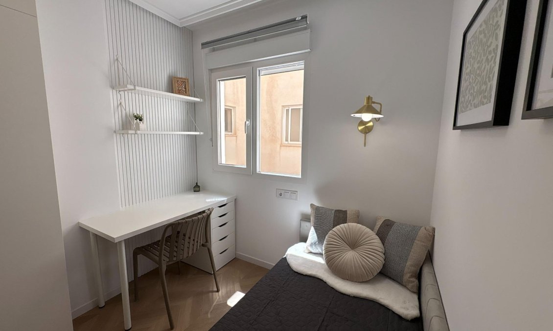 Használt Ingatlanok - Apartman -
Torrevieja - Playa del Cura