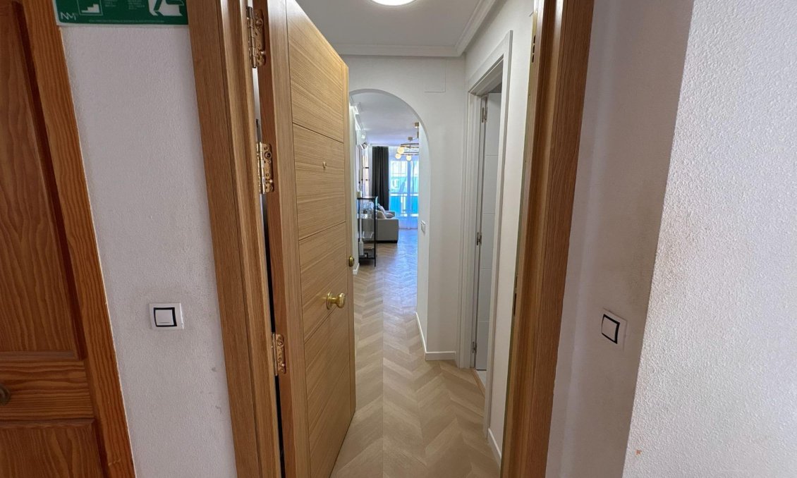Használt Ingatlanok - Apartman -
Torrevieja - Playa del Cura