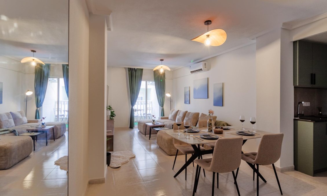 Használt Ingatlanok - Apartman -
Torrevieja - Playa del Cura