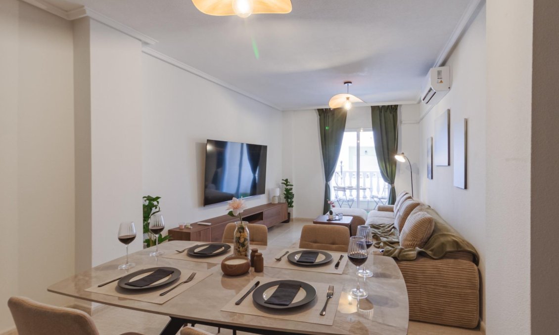 Használt Ingatlanok - Apartman -
Torrevieja - Playa del Cura