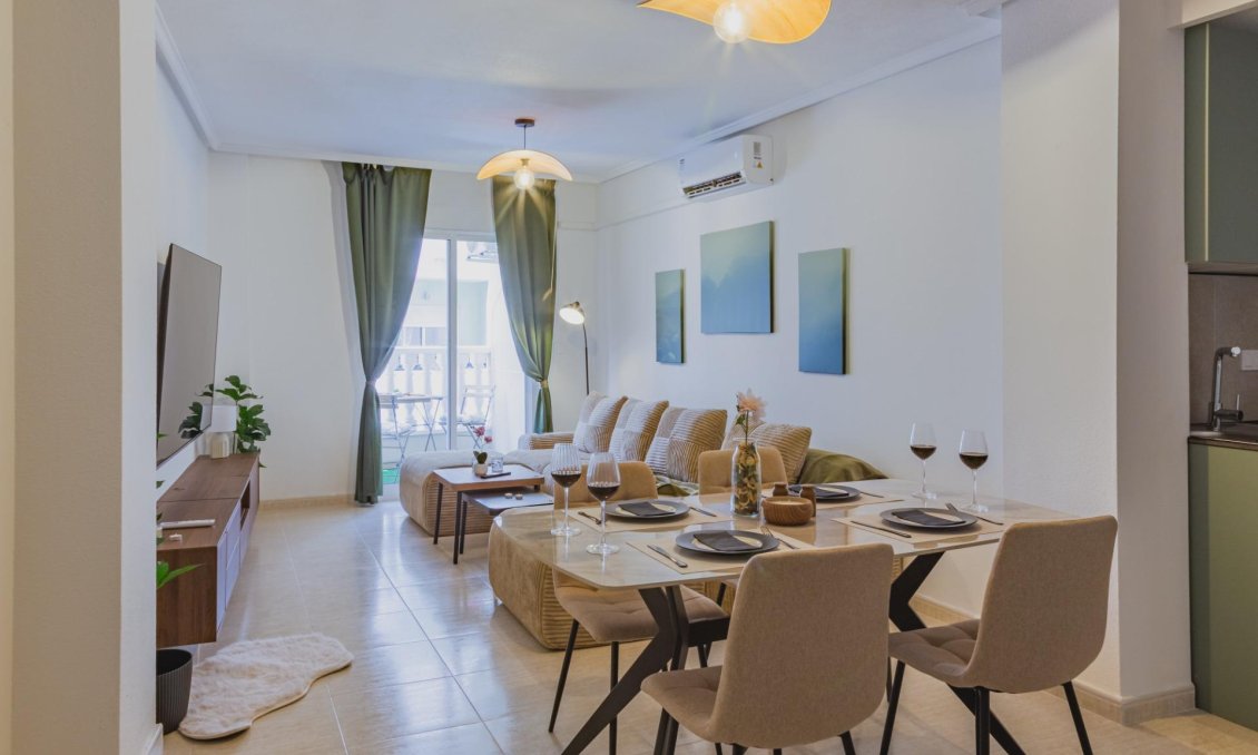 Használt Ingatlanok - Apartman -
Torrevieja - Playa del Cura