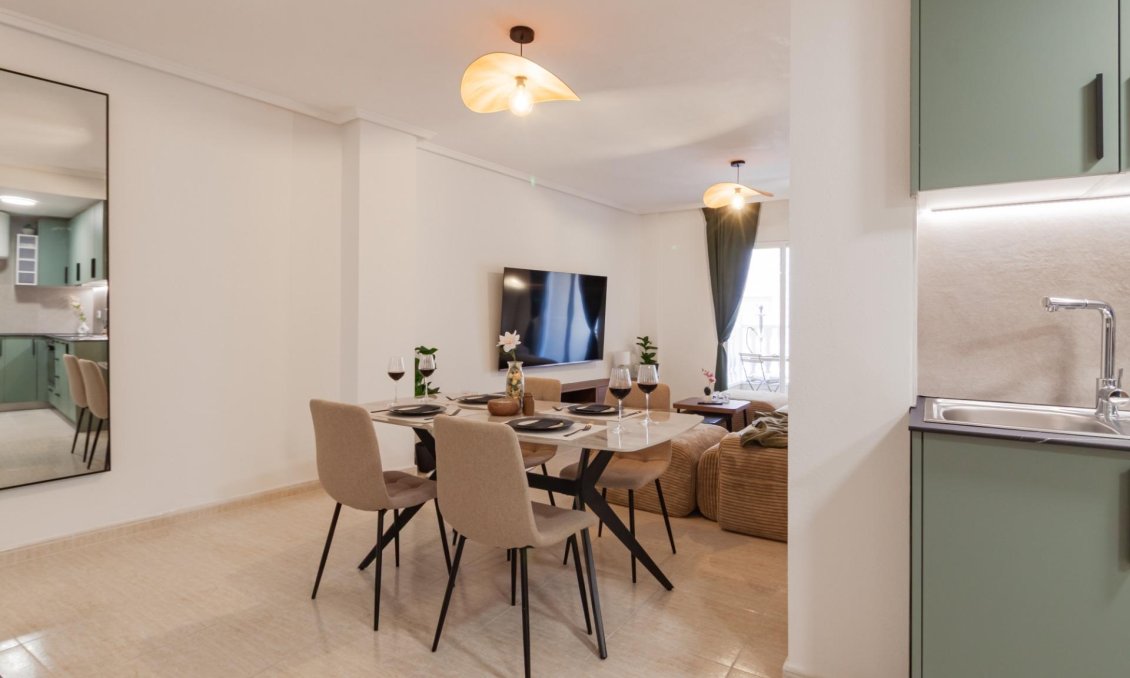 Használt Ingatlanok - Apartman -
Torrevieja - Playa del Cura