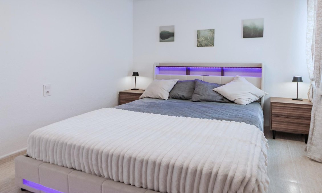 Használt Ingatlanok - Apartman -
Torrevieja - Playa del Cura