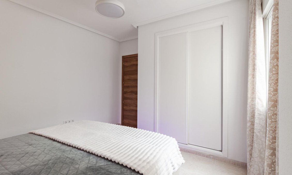 Használt Ingatlanok - Apartman -
Torrevieja - Playa del Cura