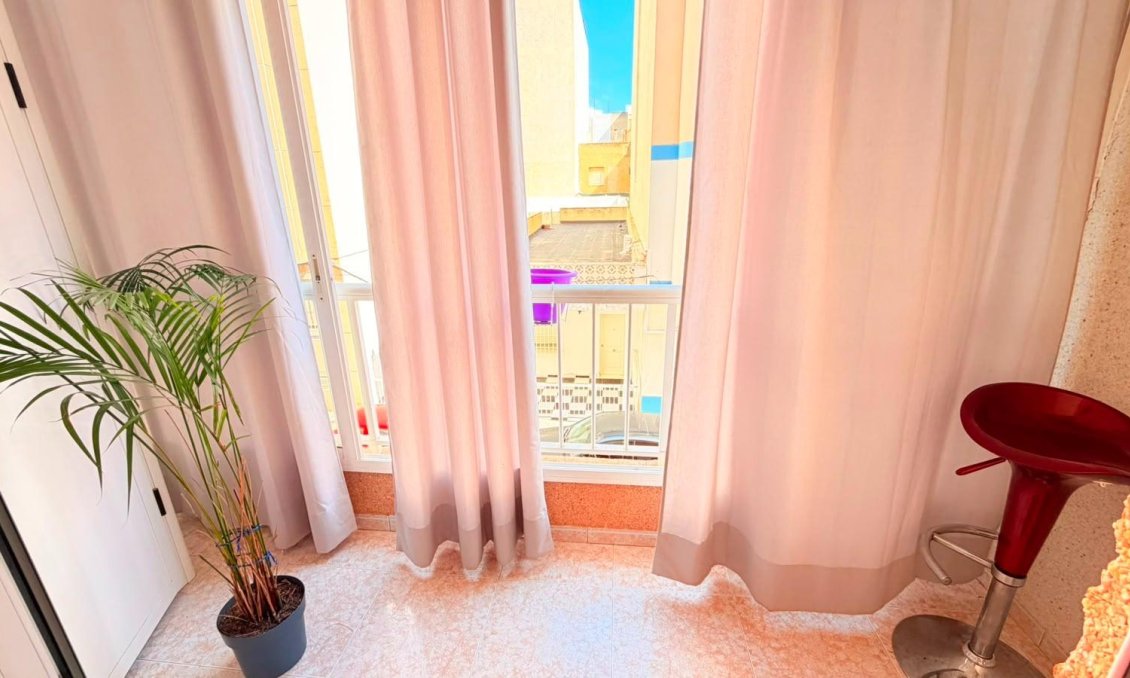 Használt Ingatlanok - Apartman -
Torrevieja - Playa del Cura