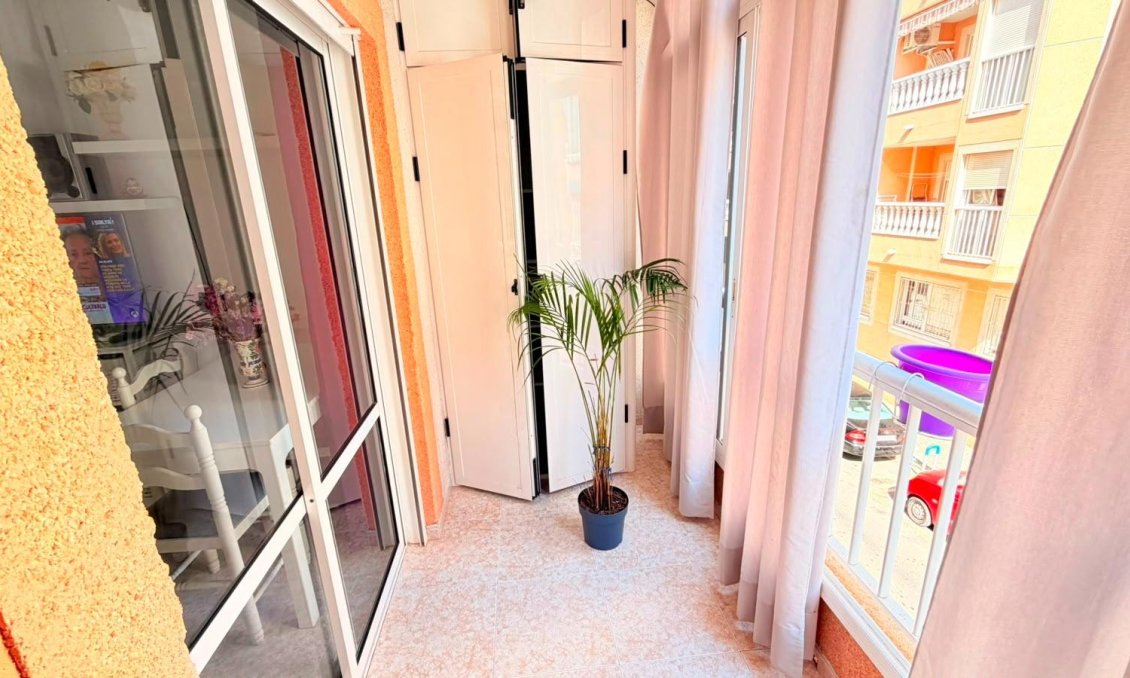 Használt Ingatlanok - Apartman -
Torrevieja - Playa del Cura