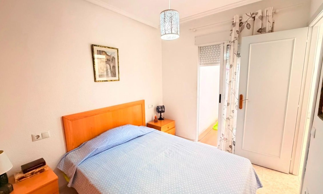 Használt Ingatlanok - Apartman -
Torrevieja - Playa del Cura