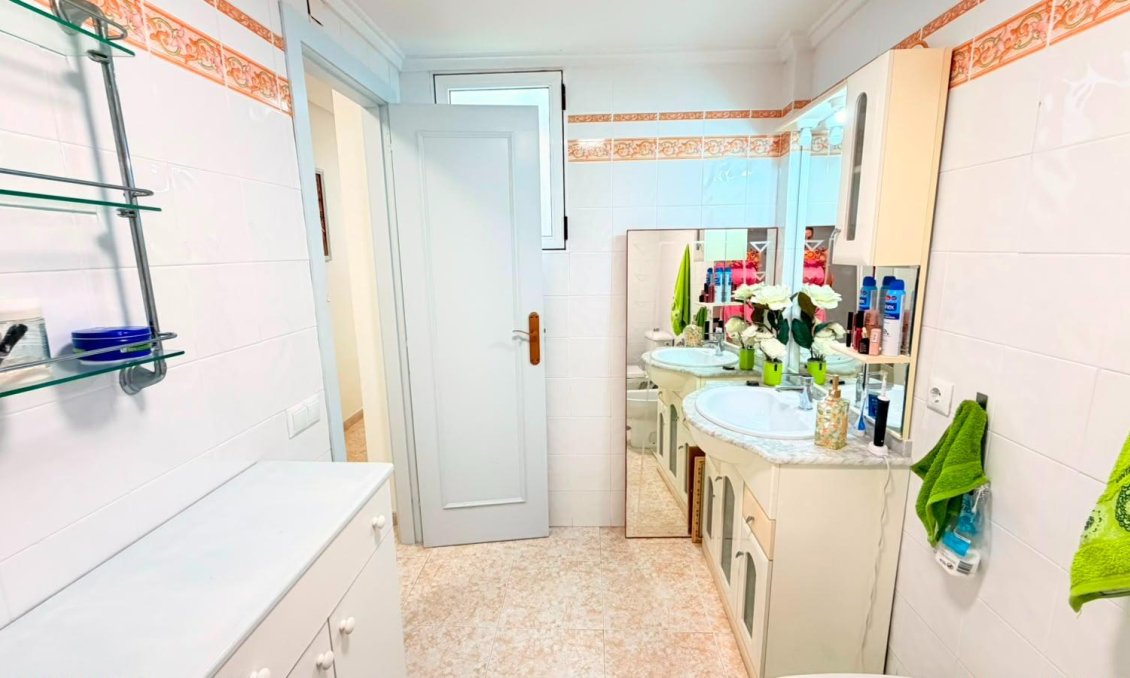 Használt Ingatlanok - Apartman -
Torrevieja - Playa del Cura
