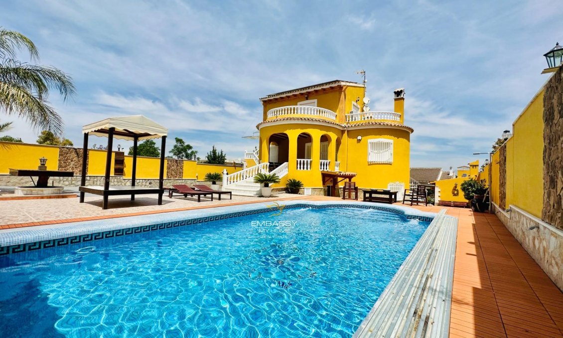 Használt Ingatlanok - Villa -
Orihuela - Urb. Montepinar