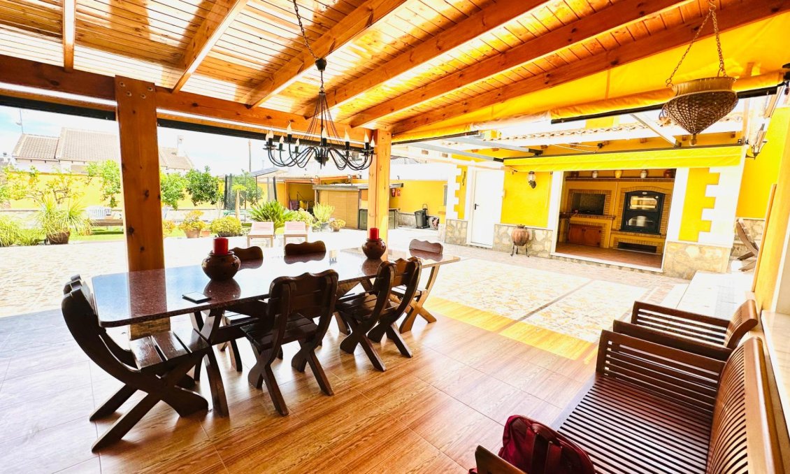 Használt Ingatlanok - Villa -
Orihuela - Urb. Montepinar