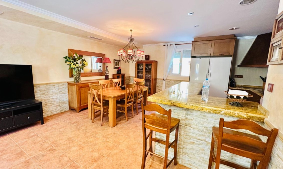 Használt Ingatlanok - Villa -
Orihuela - Urb. Montepinar