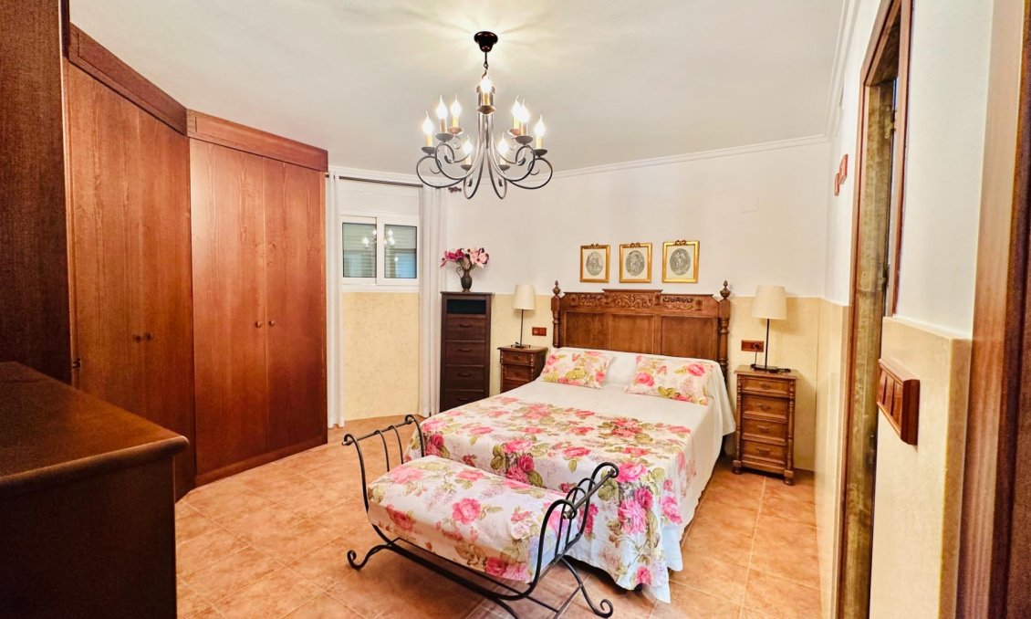 Használt Ingatlanok - Villa -
Orihuela - Urb. Montepinar