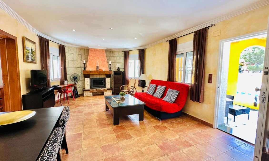 Használt Ingatlanok - Villa -
Orihuela - Urb. Montepinar