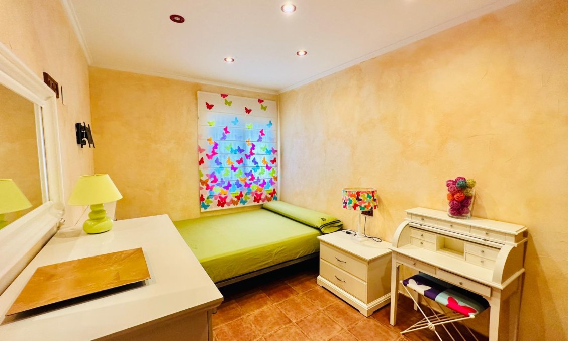 Használt Ingatlanok - Villa -
Orihuela - Urb. Montepinar
