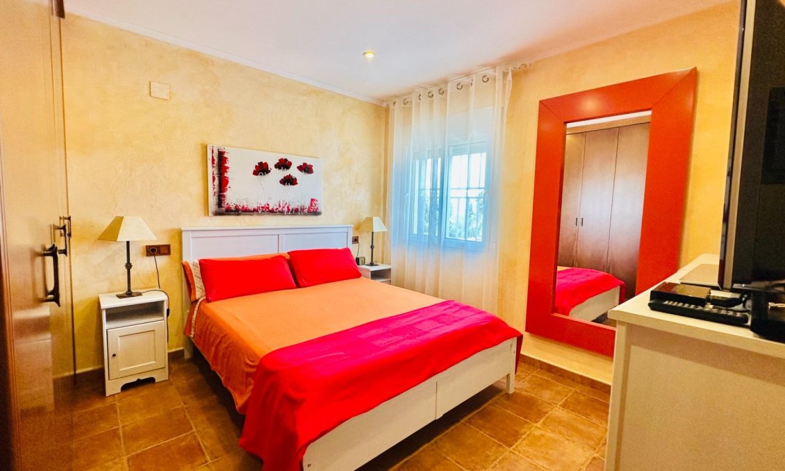 Használt Ingatlanok - Villa -
Orihuela - Urb. Montepinar