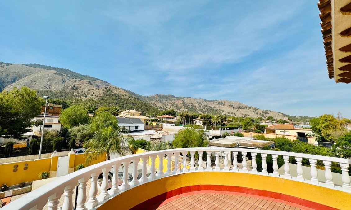Használt Ingatlanok - Villa -
Orihuela - Urb. Montepinar