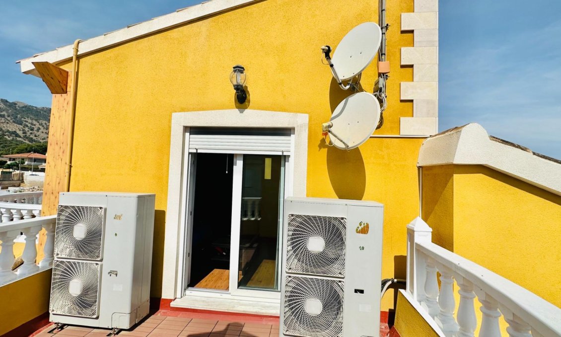 Használt Ingatlanok - Villa -
Orihuela - Urb. Montepinar