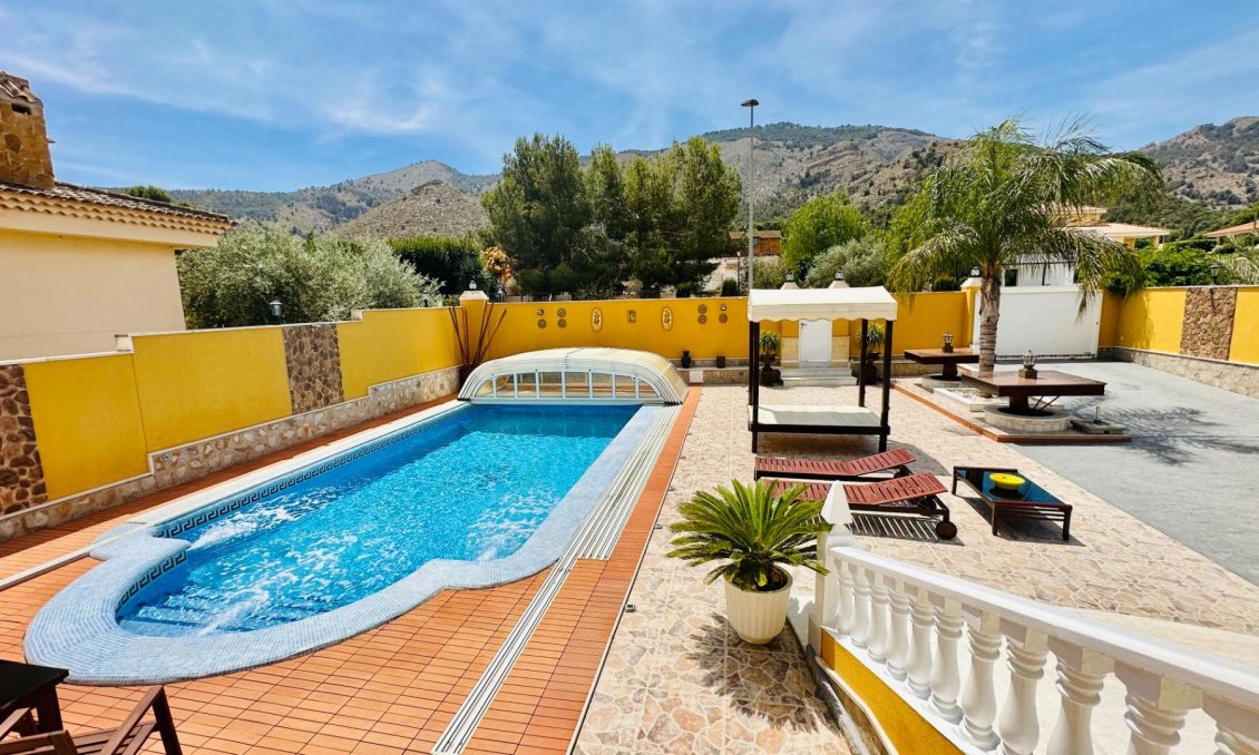 Használt Ingatlanok - Villa -
Orihuela - Urb. Montepinar