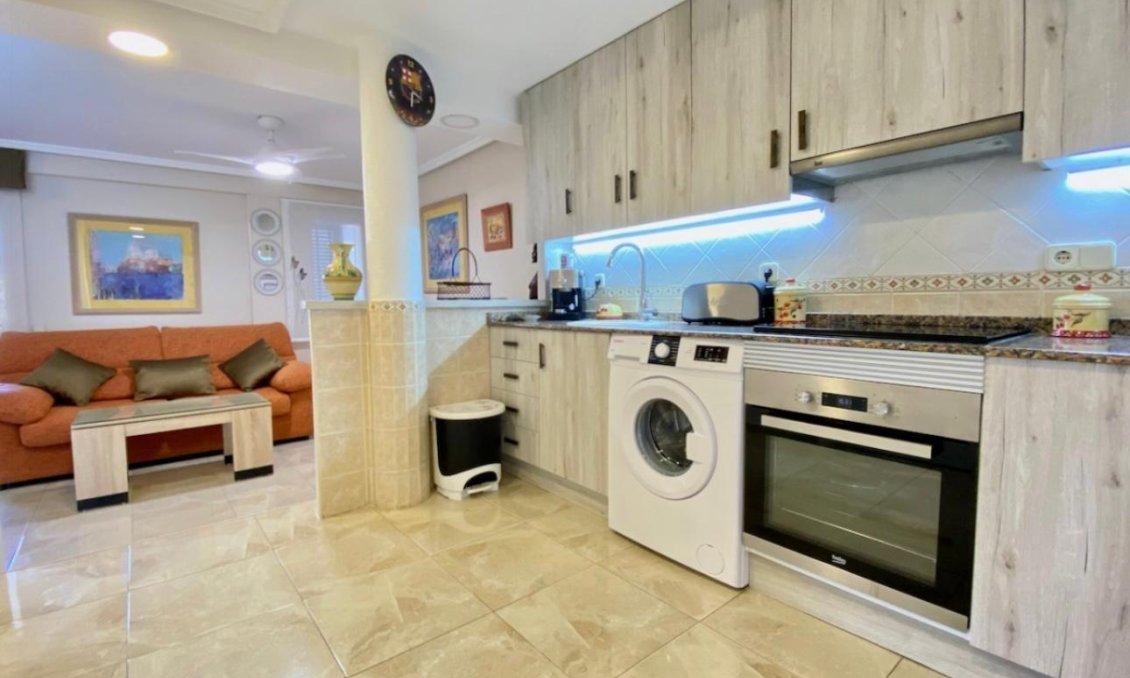 Resale - Apartment -
Torrevieja - Torre La Mata