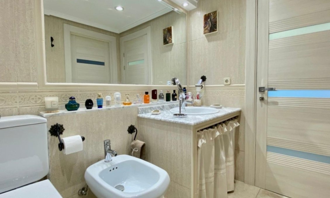 Resale - Apartment -
Torrevieja - Torre La Mata