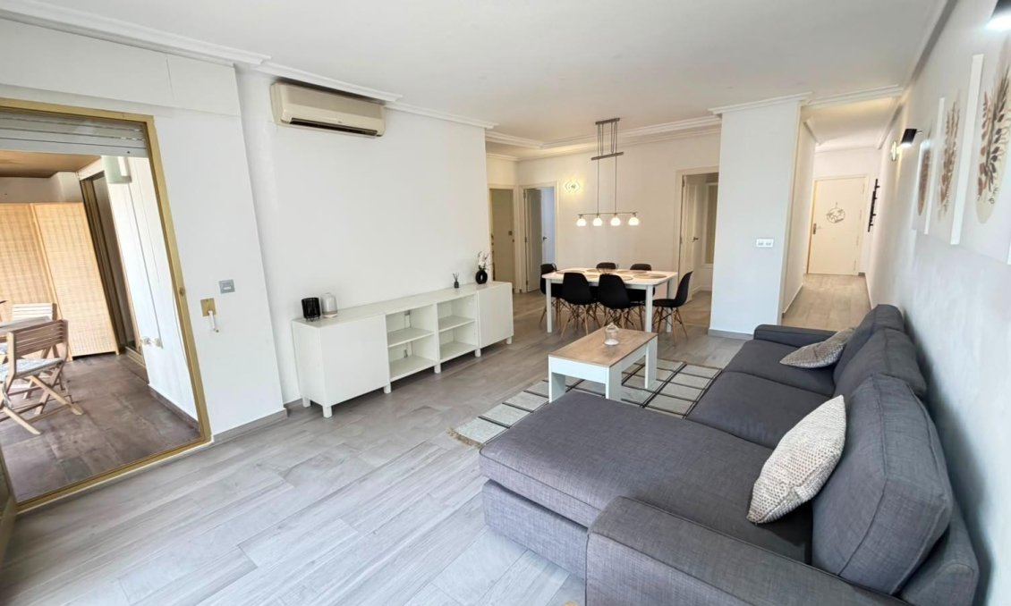 Használt Ingatlanok - Apartman -
Torrevieja - Centrum - Muelle Pesquero