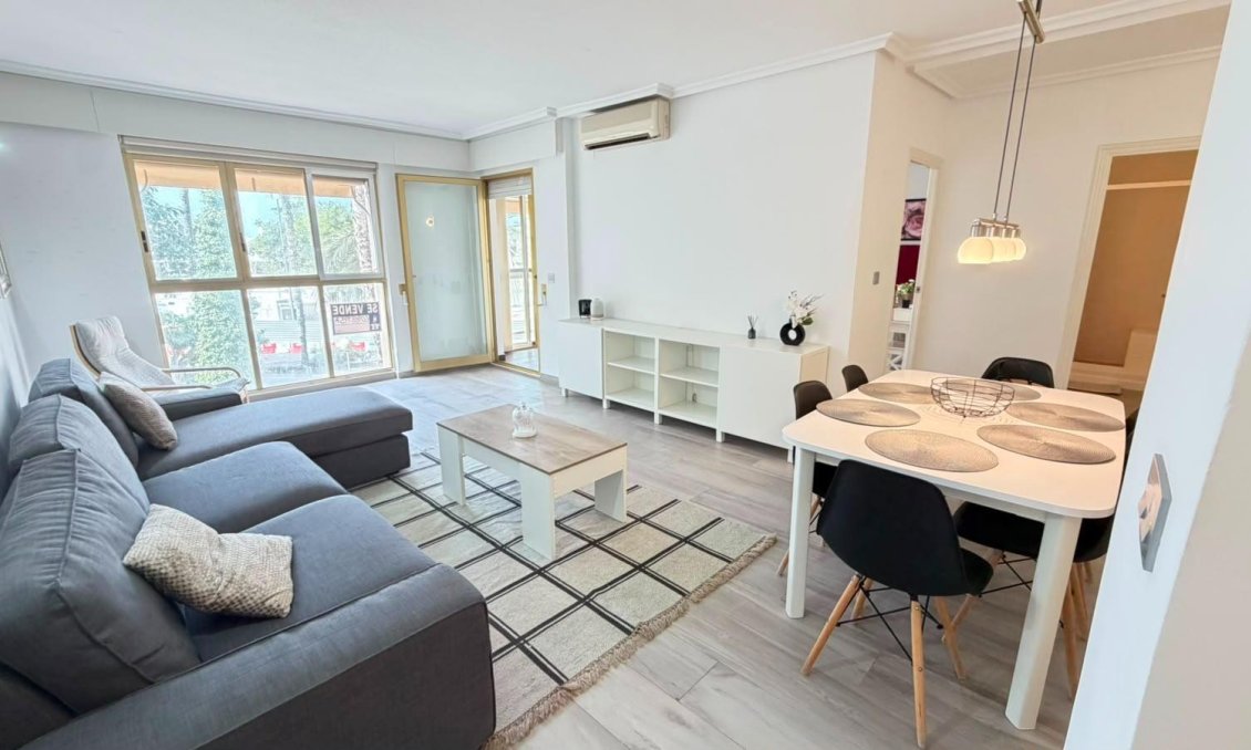 Használt Ingatlanok - Apartman -
Torrevieja - Centrum - Muelle Pesquero