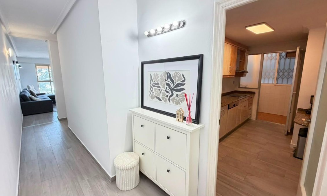 Használt Ingatlanok - Apartman -
Torrevieja - Centrum - Muelle Pesquero