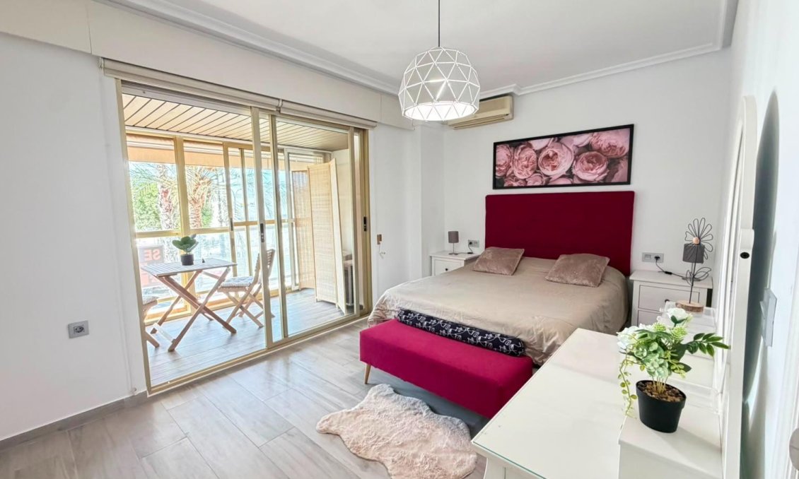 Használt Ingatlanok - Apartman -
Torrevieja - Centrum - Muelle Pesquero