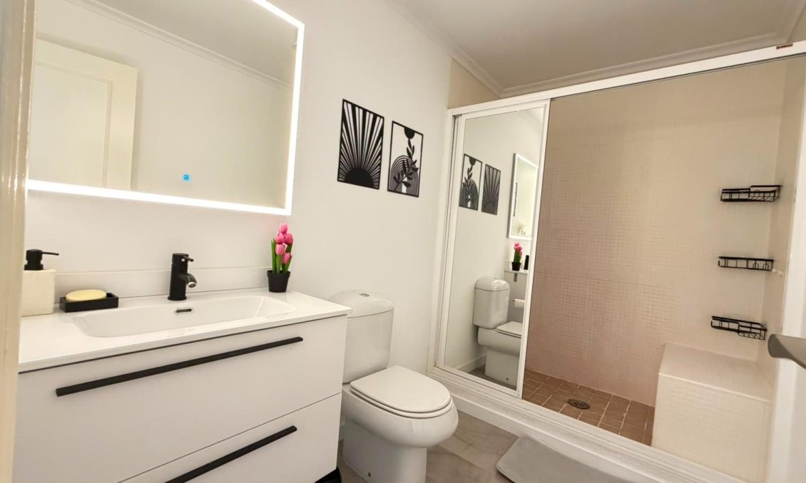 Használt Ingatlanok - Apartman -
Torrevieja - Centrum - Muelle Pesquero